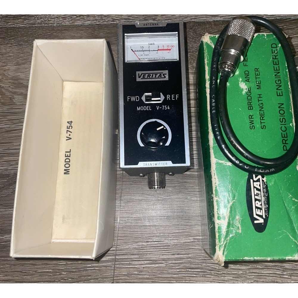 Vintage Veritas Model V-754 Standing Wave Bridge and Field Strength Indicator‎